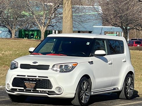 Used 2016 Kia Soul + w/ Soulful Package FWD image 2