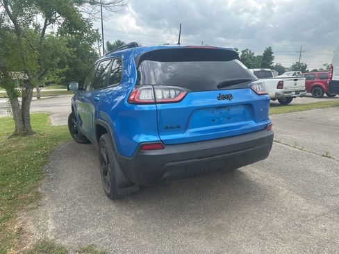 Used 2021 Jeep Cherokee Latitude Plus AWD/4WD image 6