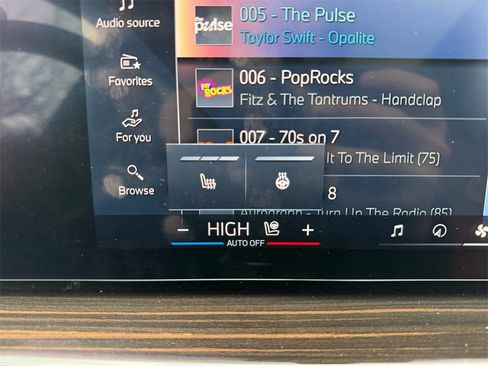 Used 2025 BMW X7 xDrive40i w/ M Sport Package image 25