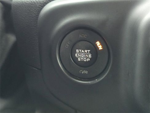 Used 2018 Jeep Wrangler Unlimited Rubicon image 18