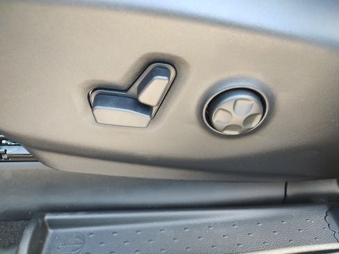 New 2026 Chrysler Pacifica Select image 28