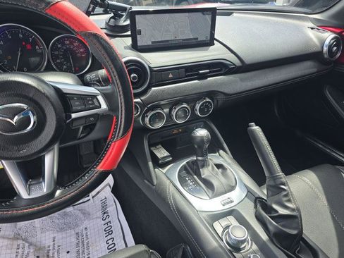 Used 2024 MAZDA MX-5 Miata Grand Touring RWD image 12