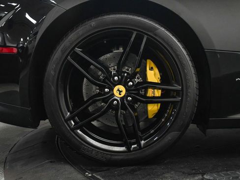 Used 2015 Ferrari FF Black image 34