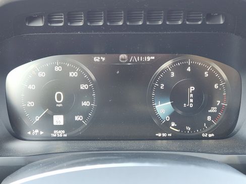 Used 2016 Volvo XC90 T6 Momentum w/ Momentum Plus Package image 16