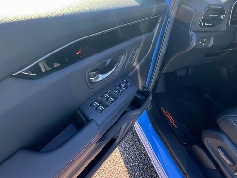 Used 2025 Honda Pilot TrailSport image 12