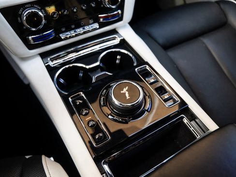 Used 2022 Rolls-Royce Ghost Black Badge AWD/4WD image 40
