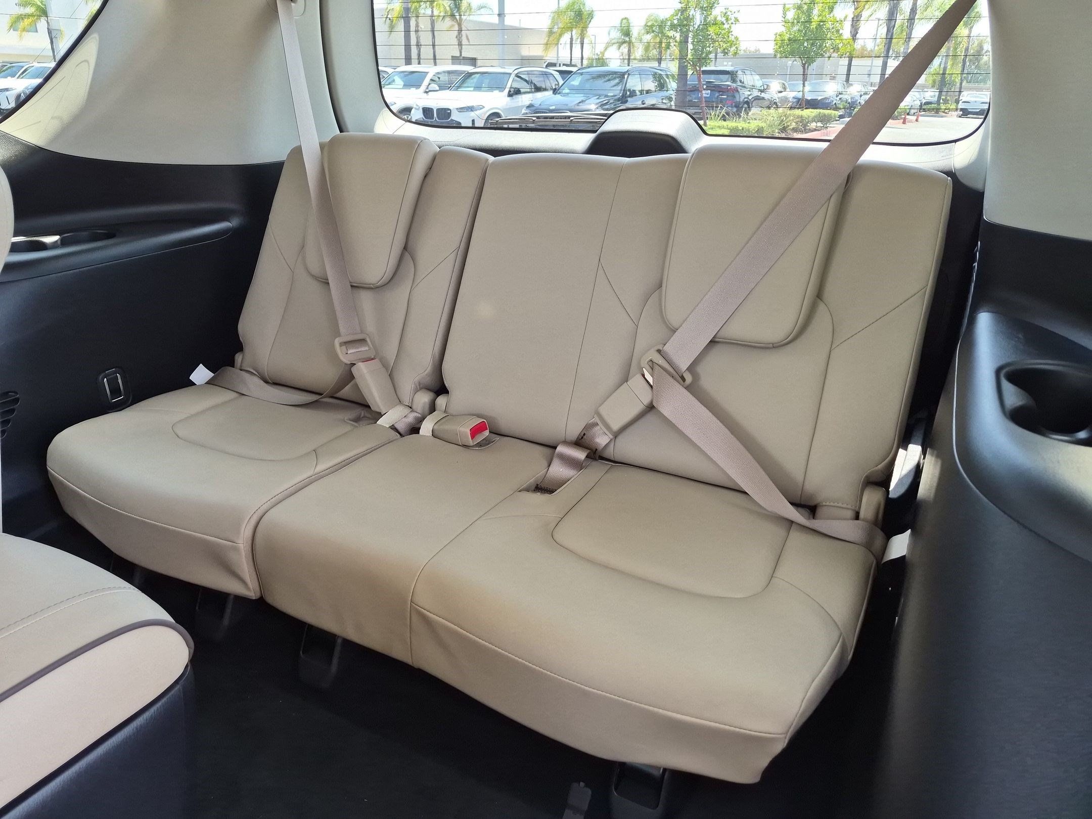 Used 2024 Nissan Armada Platinum w/ Captain's Chairs Package RWD image 32