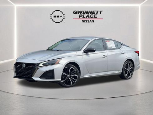 Used 2024 Nissan Altima 2.5 SR FWD image 1