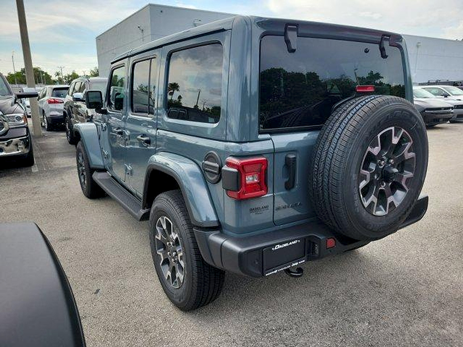 New 2026 Jeep Wrangler Unlimited Sahara AWD/4WD image 4
