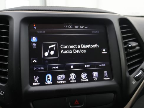 Used 2016 Jeep Cherokee Latitude w/ Cold Weather Group AWD/4WD image 43