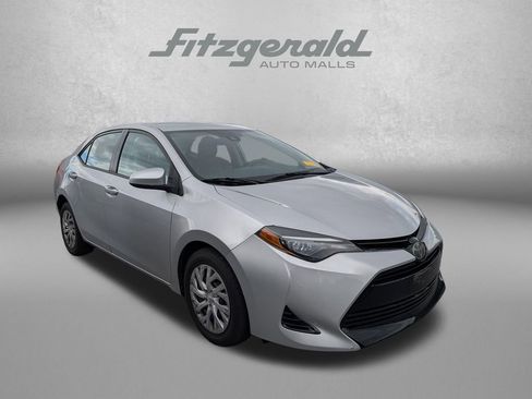 Used 2018 Toyota Corolla LE FWD image 1