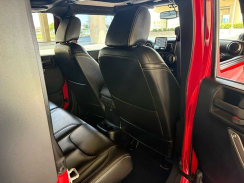Used 2014 Jeep Wrangler Unlimited Sport w/ Quick Order Package 24S AWD/4WD image 30
