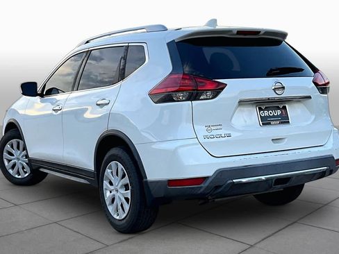 Used 2017 Nissan Rogue S w/ Appearance Package FWD image 12