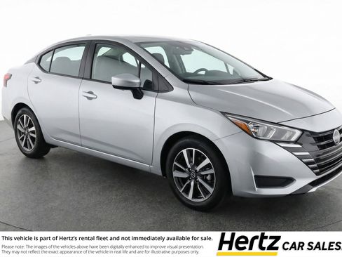 Used 2025 Nissan Versa SV image 1