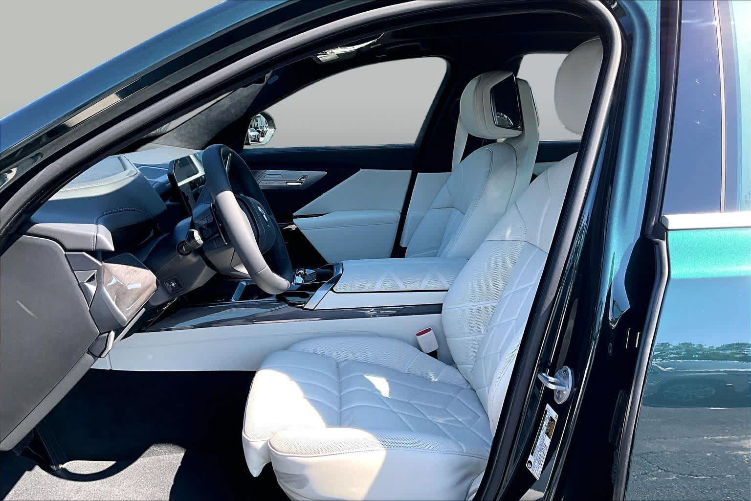 New 2027 BMW 740i w/ Executive Package RWD image 9