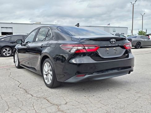 Used 2022 Toyota Camry LE w/ Convenience Package FWD image 3