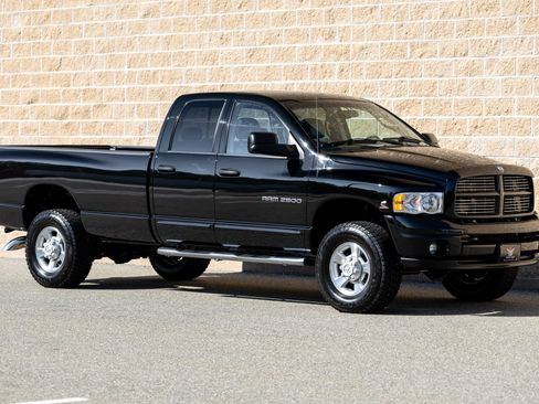 Used 2004 Dodge Ram 2500 Truck SLT w/ Sport Appearance Group AWD/4WD image 12