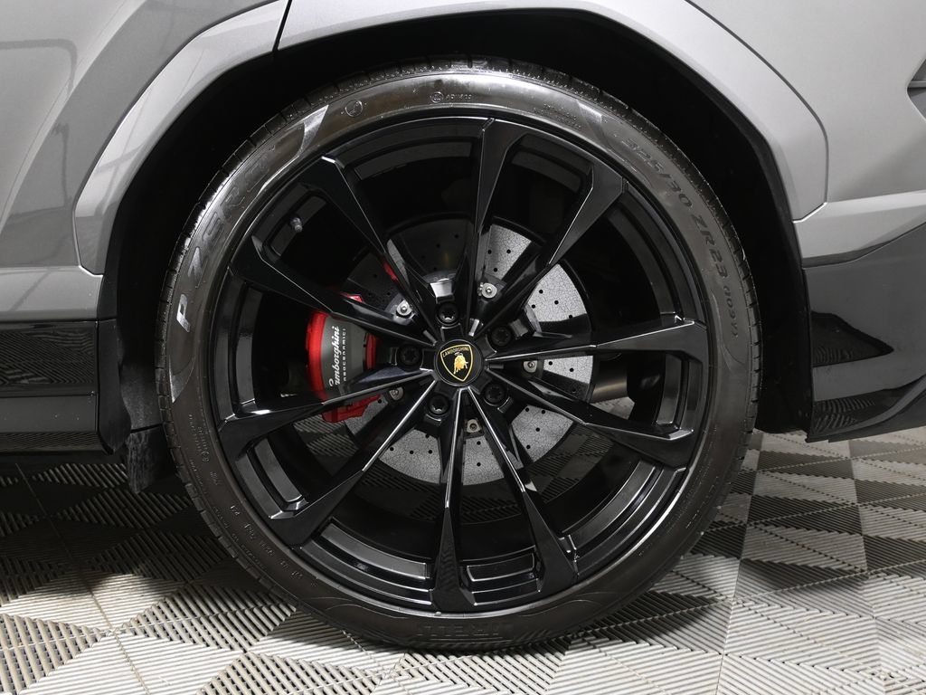 Used 2021 Lamborghini Urus AWD/4WD image 12