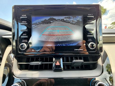 Used 2022 Toyota Corolla Cross L image 22