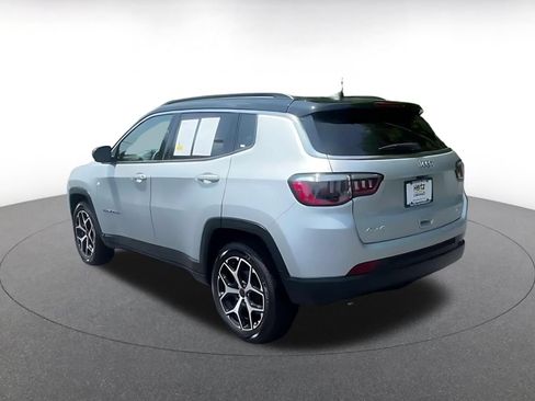 Used 2025 Jeep Compass Limited AWD/4WD image 10
