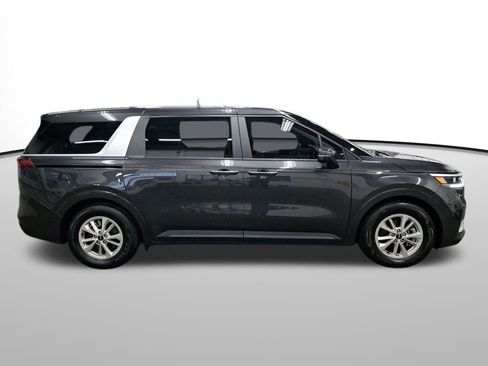 Used 2024 Kia Carnival LX image 7