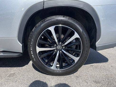 Used 2022 Toyota Highlander XSE AWD/4WD image 10