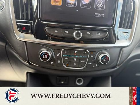Used 2019 Chevrolet Traverse LT w/ LT Premium Package AWD/4WD image 20