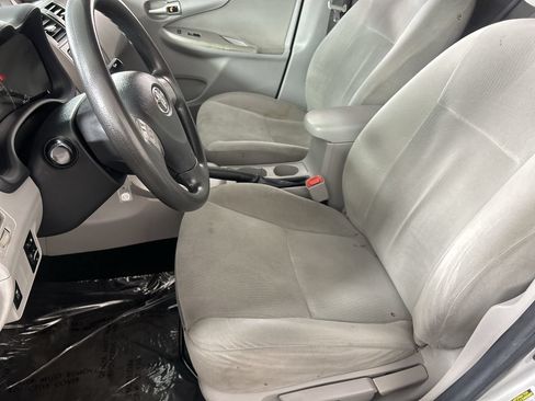 Used 2013 Toyota Corolla LE FWD image 21