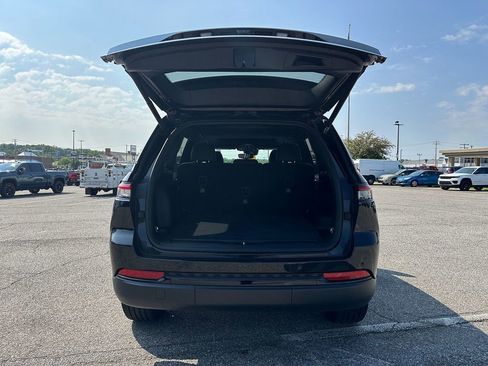 Used 2022 Jeep Grand Cherokee Altitude image 9