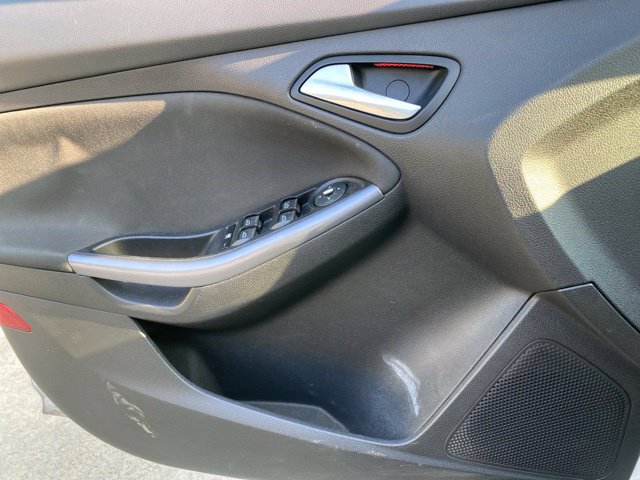 Used 2014 Ford Focus Titanium FWD image 27