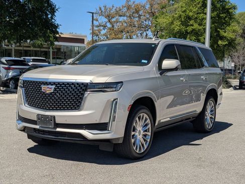 Used 2023 Cadillac Escalade Premium Luxury image 7