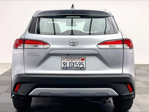 Used 2024 Toyota Corolla Cross L image 3