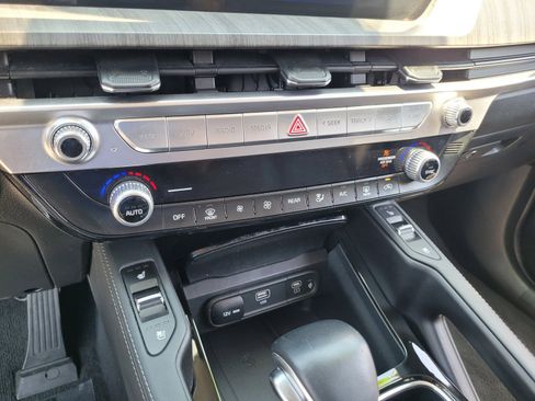 Used 2024 Kia Telluride EX FWD image 20