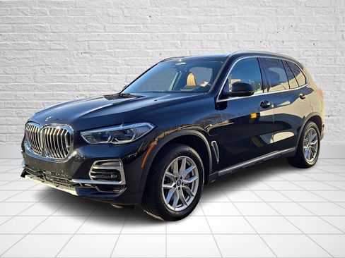 Certified 2023 BMW X5 xDrive45e w/ Executive Package image 3