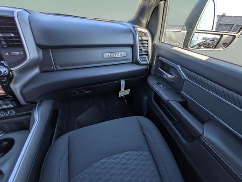 New 2026 RAM 2500 Big Horn AWD/4WD image 19