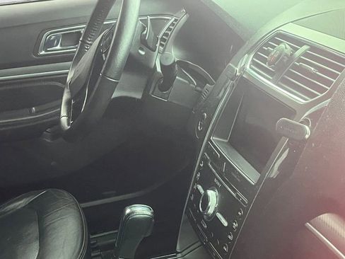 Used 2018 Ford Explorer Sport w/ Equipment Group 401A image 5