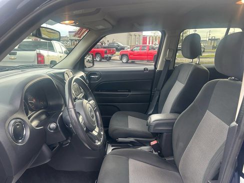 Used 2014 Jeep Patriot Latitude image 19