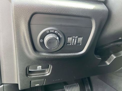 Certified 2024 Jeep Grand Cherokee Altitude AWD/4WD image 14
