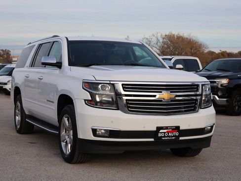 Used 2016 Chevrolet Suburban LTZ image 4