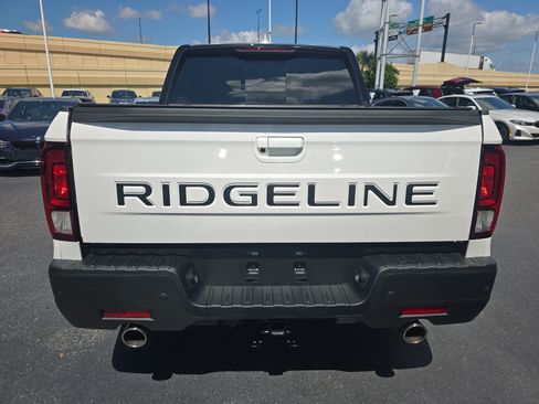 Used 2026 Honda Ridgeline Black Edition image 4