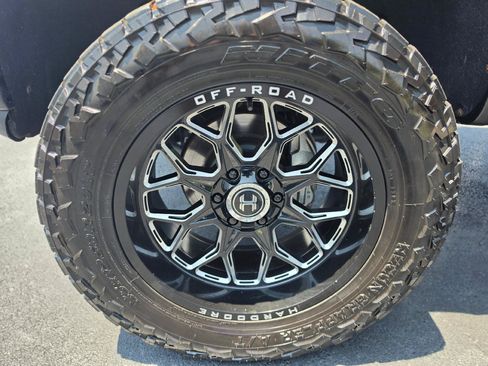 Used 2020 Chevrolet Silverado 1500 Custom Trail Boss w/ Custom Convenience Package AWD/4WD image 16