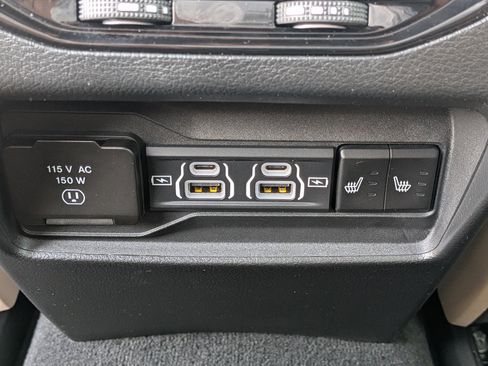 Used 2025 Jeep Grand Cherokee Limited image 17