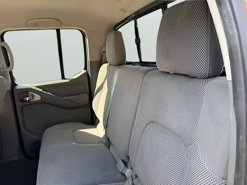 Used 2017 Nissan Frontier SV AWD/4WD image 35