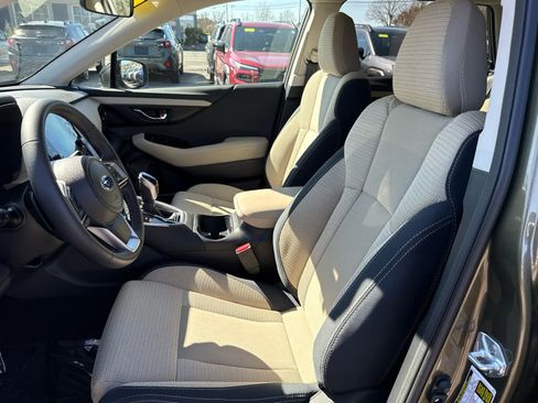 Certified 2025 Subaru Outback Premium AWD/4WD image 9