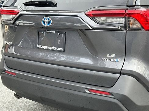Certified 2021 Toyota RAV4 LE image 5