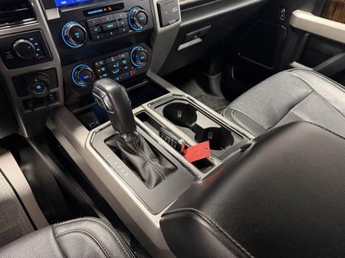 Used 2019 Ford F150 Lariat image 14