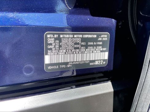 Used 2025 Mitsubishi Outlander SE AWD/4WD image 19