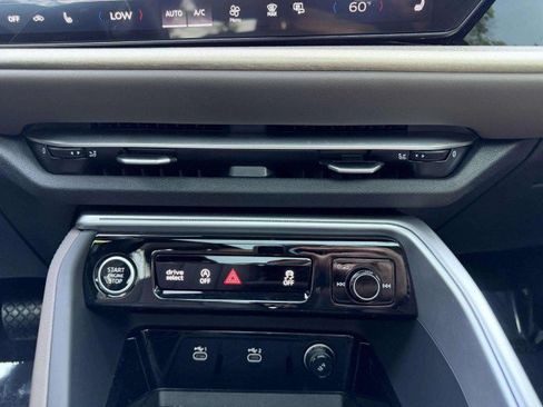 Certified 2025 Audi Q5 Premium w/ Convenience Package AWD/4WD image 16