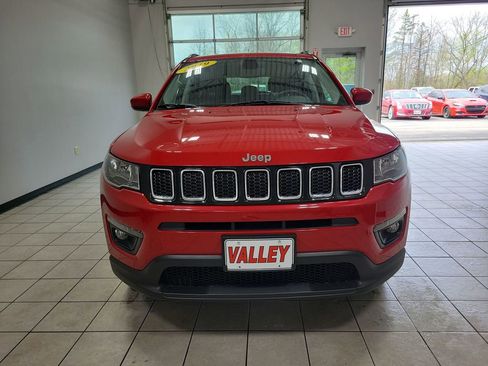 Used 2019 Jeep Compass Latitude w/ Popular Equipment Group AWD/4WD image 5