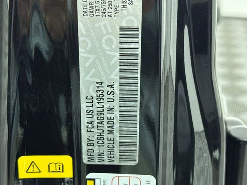 Used 2020 Jeep Gladiator Sport w/ Trailer Tow Package image 27